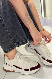 HOLLY SNEAKER